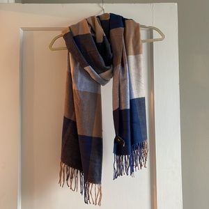 Gap plaid scarf